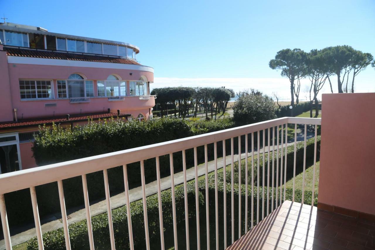 Apartamento Seaside Terrace & Pool Getaway Cavallino-Treporti Exterior foto